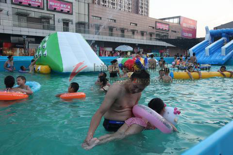 江蘇徐州移動(dòng)水上樂園案例